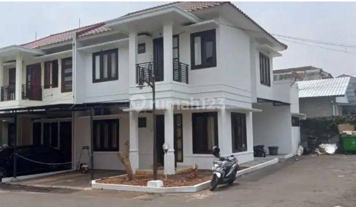 Rumah Luas 2 Lantai Dalam Townhouse di Ragunan Jakarta Selatan 1