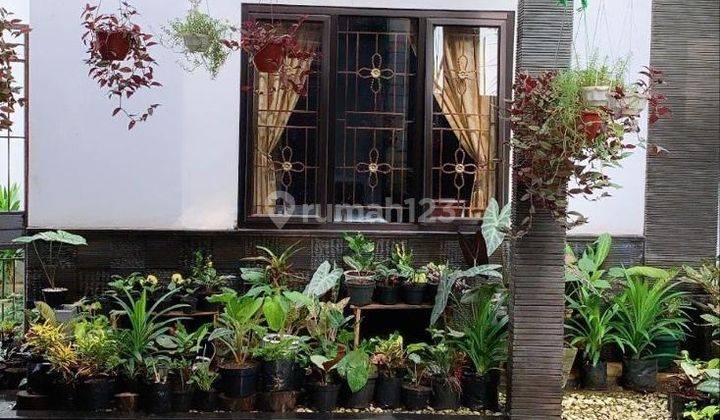 foto lainnya rumah 2 lantai hoek di