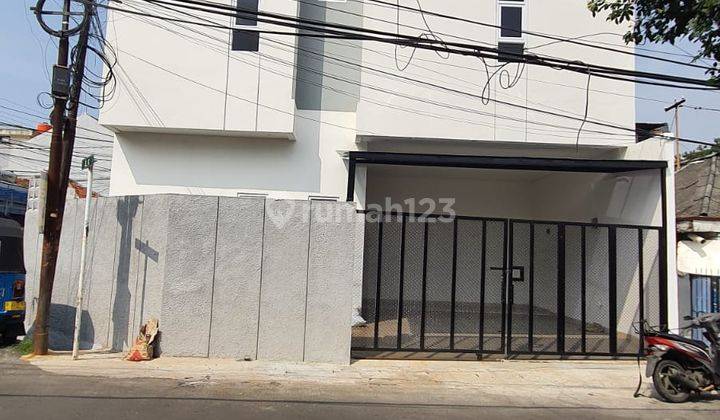 Rumah Hoek 2.5 lantai baru di Asam Baris Tebet, Jakarta Selatan  2