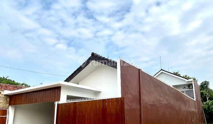 Rumah Bagus 2 lantai SHM dengan kolam renang di Ciangsana 2