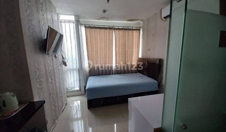 Apartemen 1 BR Furnished Posisi Hoek 2 View di Depok 2