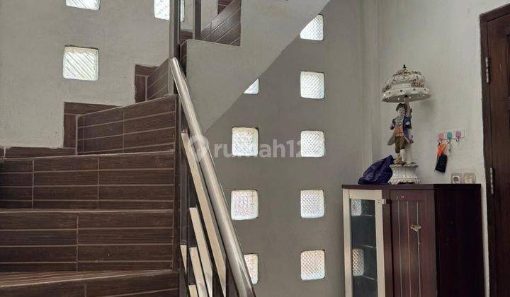 foto lainnya rumah 2  lantai semi furnish