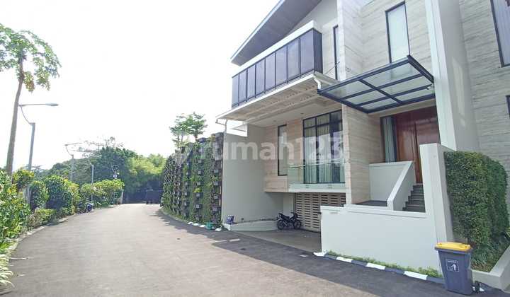 Furnished 3-story ready-to-occupy house in Cilandak, South Jakarta 2