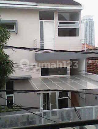 Rumah 3 lantai di Cipete, Jakarta Selatan 1