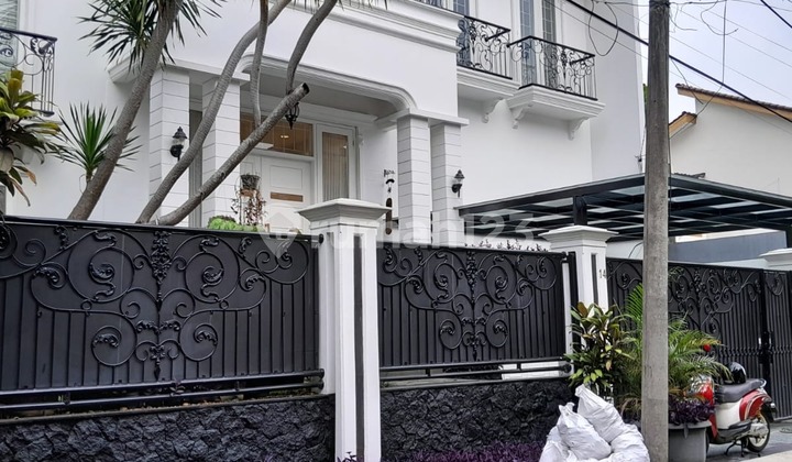 Rumah 2 lantai siap huni di Bintaro Sektor 9 Tangerang Selatan Rumah 2 lantai siap huni di Bintaro Sektor 9 Tangerang Selatan