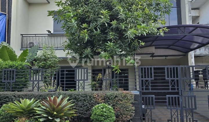 Rumah mewah 3 lantai siap huni di Tangerang, Banten