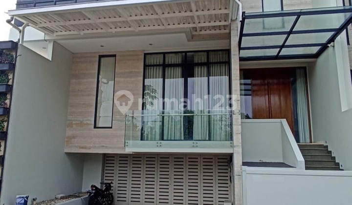 Rumah Furnished 3 lantai siap huni di Cilandak Jakarta Selatan