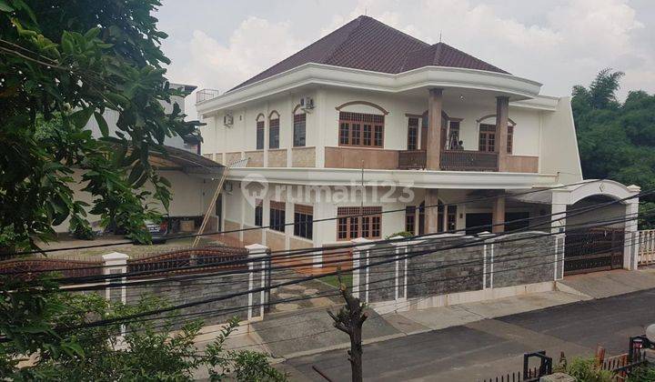 Rumah Luas 2 Lantai Siap Huni di Taman Laguna Cibubur  1