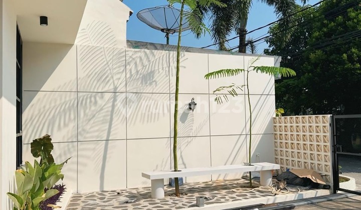 Rumah bangunan baru minimalis modern siap huni di Griya Telaga Permai Tapos, Cibinong