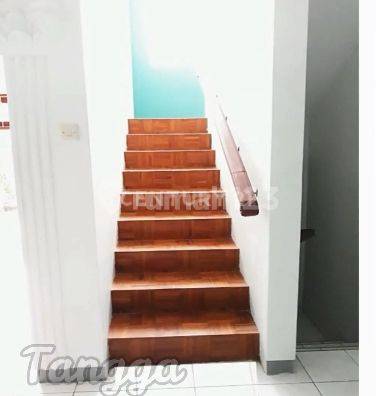 Rumah Hoek Di Citra Gran Cibubur Jawa Barat 2