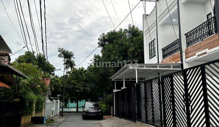 Rumah Baru 3 Lantai Tanjung Duren Selatan 2