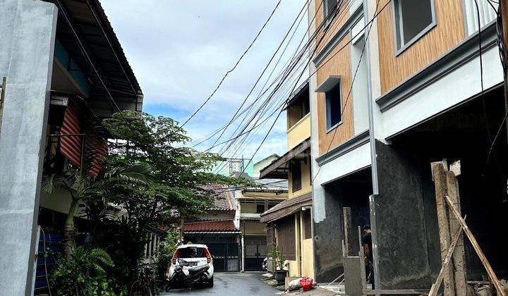 Rumah Baru 3 Lantai Tanjung Duren Selatan Dekat Ke TA 1