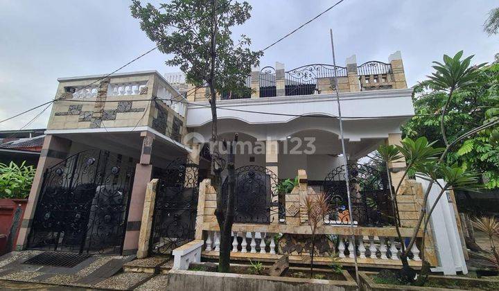 Dijual Rumah Hook 2 Lantai di Pondok Melati Bekasi 1