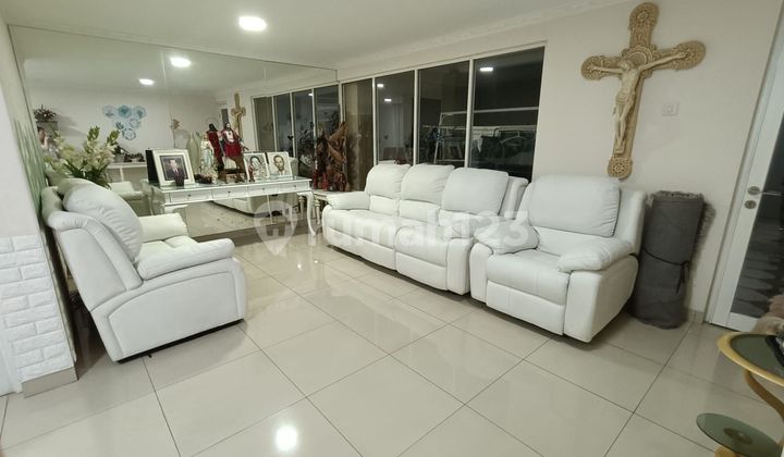 Dijual Rumah Gandeng Golf Lake Residence Jakarta Barat