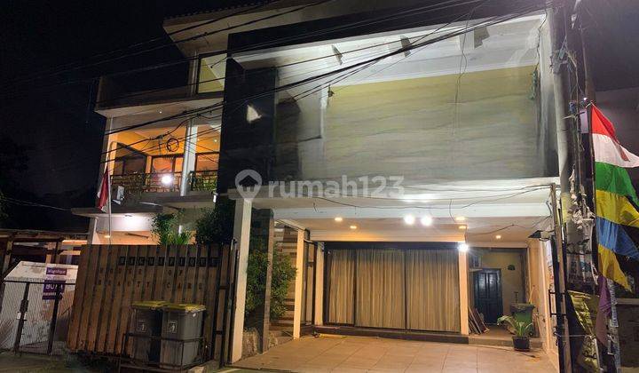 Dijual Rumah Plus Salon Yang Masih Aktif Siap Huni  1