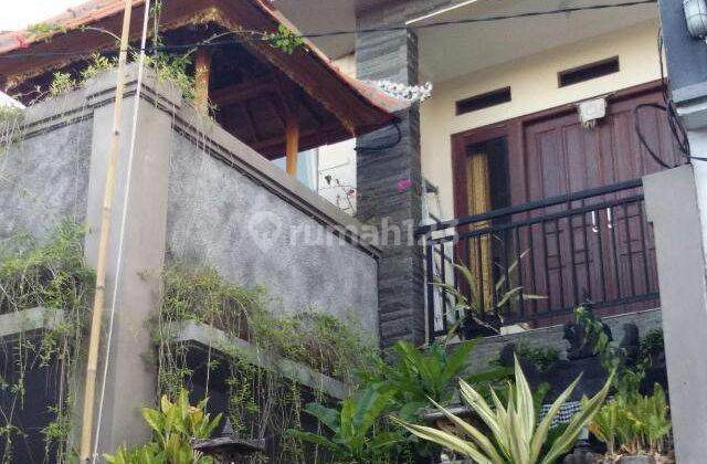 Cheap 2nd Floor House for Sale in the Jimbaran Badung Area, Bali. Tourism areas, campuses and offices. 1