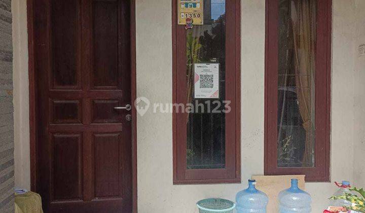 Cheap 2nd Floor House for Sale in the Jimbaran Badung Area, Bali. Tourism areas, campuses and offices. 2