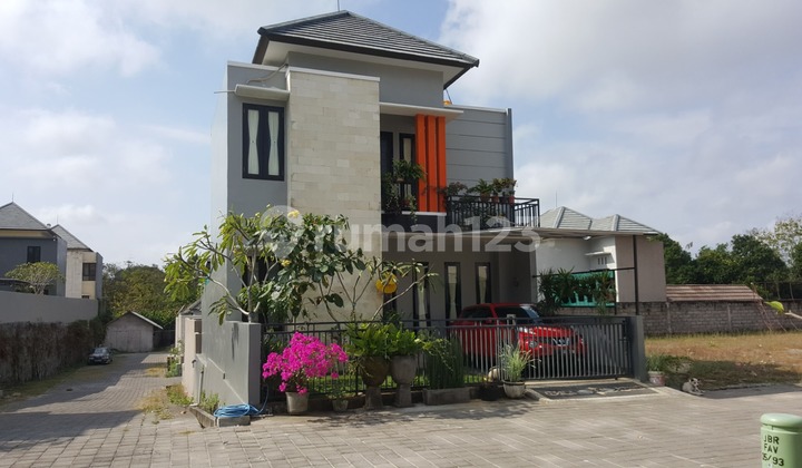 Dijual Rumah Murah Lantai2 Area Unggasan Badung Bali.