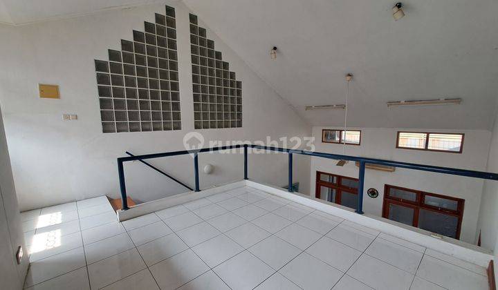 DIJUAL Rumah 1½ lantai, siap huni, di Kompleks Cipinang Elok 2