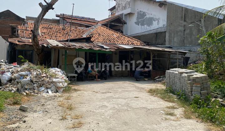 Di Jual Rumah Tua  KAMPUNG MELAYU KECIL 
