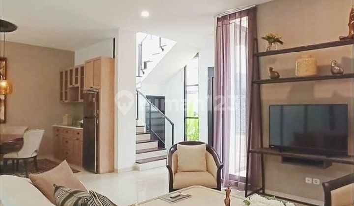 Rumah bergaya American Clasic di Jakarta Selatan tinggal 7 unit Rumah bergaya American Clasic di Jakarta Selatan tinggal 7 unit