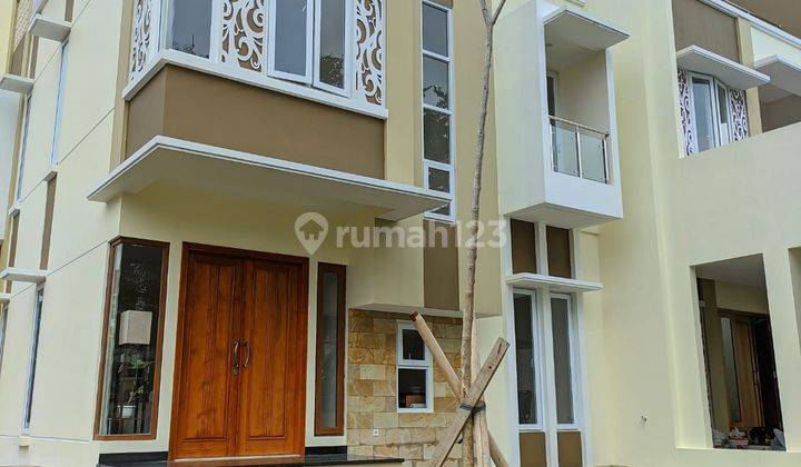 Rumah di pemukiman konsep Luxury Eco Living di Callista Residence 1