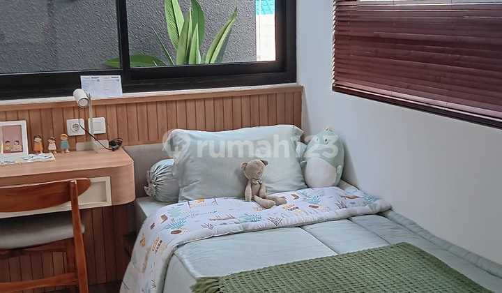 Beautiful 2-Story House Plus Panoramic Garden + Balcony