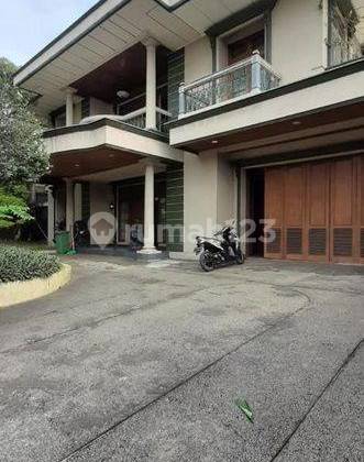 House in Cinere, Depok Spacious Yard on the Boulevard