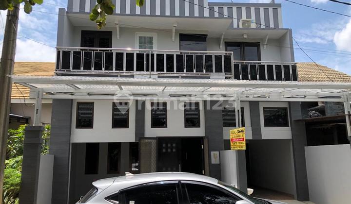 Rumah dijual di komplek Griya Rajawali Bintaro