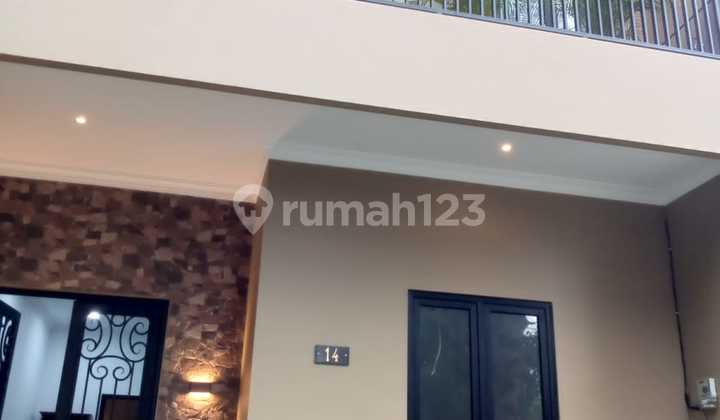 Rumah dijual di lebak bulus, LT 110 - LB 143, 2 lantai 4 kamar tidur 2