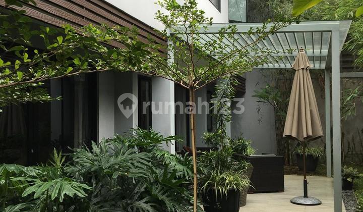 Dijual Rumah 2 Lantai di Geger Kalong Bandung, 4+1 Kt Modern Minimalist