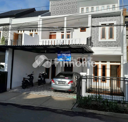 Dijual Rumah Baru, lokasi Strategis, Jalan Lebar, Harga 2.4m di Mega Cinere