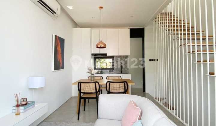 Rumah Compact 3 Lantai Dengan Rooftop di Ampera Kemang 2