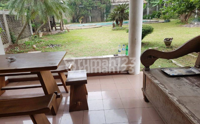 Cinere Block K, Spacious Yard, Swimming Pool Near Mall. 2