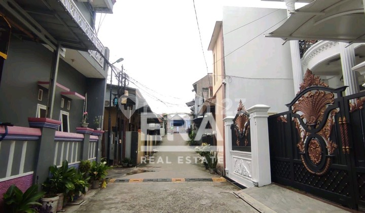 Rumah di Ciracas lokasi strategis dekat dari sarana transportasi umum. jaklinko.Lrt,MRT dan terminal kampung Rambutan