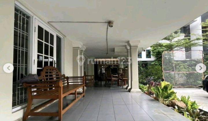 Rumah 2 Lantai Di Area Perkotaan  1