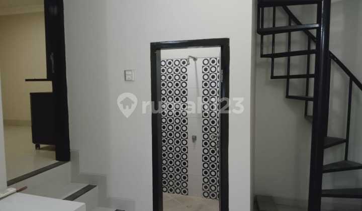Dijual Rumah Di Cibubur Resident 2,5 Lantai Shm Siap Huni Harga 2 M 2