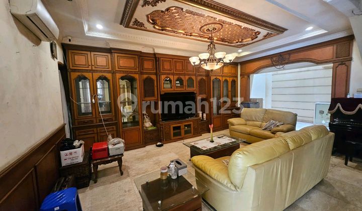 Janur Elok Housing Via Santika Hotel Kelapa Gading Needs Minor Renovation