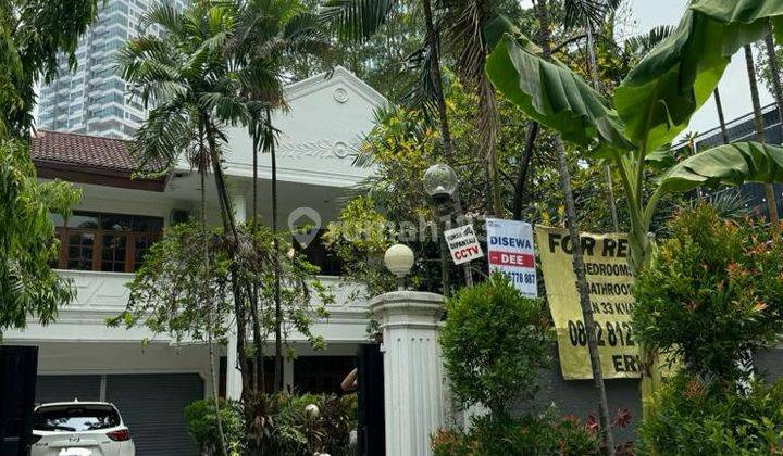 Rumah Mewah Ada Private Pool di Jl Dukuh Pattra Jaksel 1