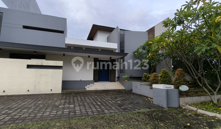 Rumah Baru Emerald Cove Mewah,kolam Renang,siap Huni Di Gading Serpong 
