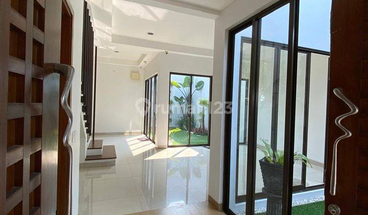 Rumah Minimalis Modern 2 Lantai di De Park Bsd Clust. De Na ara 1