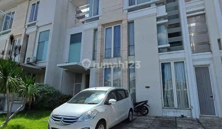 Dijual Rumah Pakuwon Indah 3 Lantai Cuman 6,2 M 1