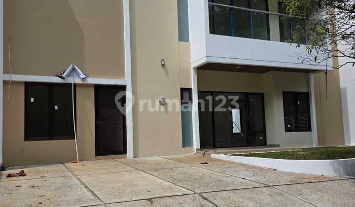 Rumah Siap Huni Dengan Rooftop View Pegunungan Sebrang Area Hijau Shgb Dekat Ke Pintu Tol Di Cluster Taman Yunani Sentul City Bogor Rumah Siap Huni Dengan Rooftop View Pegunungan Sebrang Area Hijau Shgb Dekat Ke Pintu Tol Di Cluster Taman Yunani Sentul City Bogor