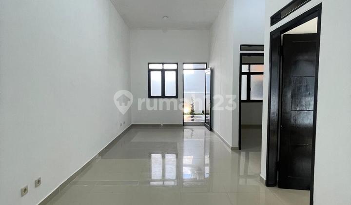 Rumah 1 Lantai Siap Huni Depan Green Area Di Cluster Taman Venesia Sentul City Bogor 2