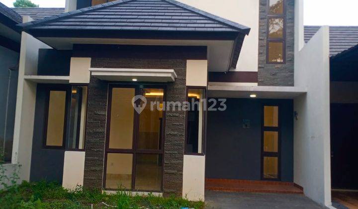 Rumah 2 Lantai Siap Huni The Breeze Sentul City Bogor  1