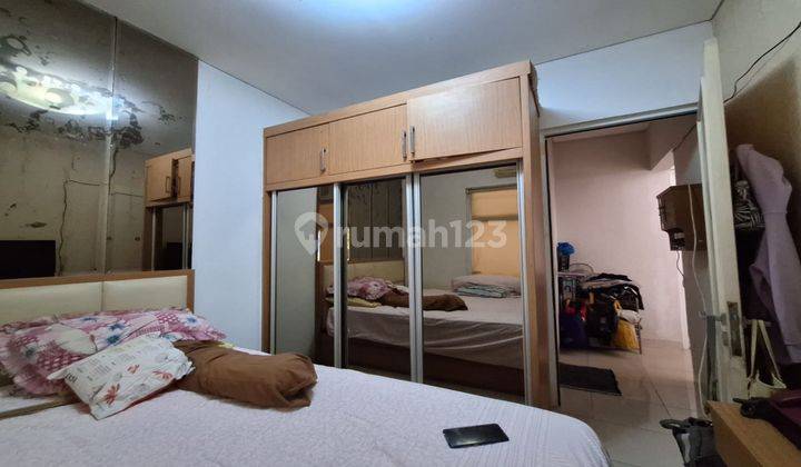 kamar tidur rumah satu lantai depan ruang