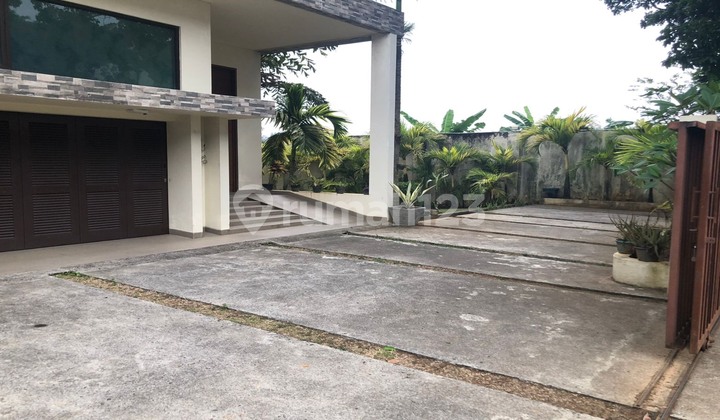 Rumah Mewah 2 Lantai Full Furnish SHM Dengan Kebun Luas Berada Di Cluster Bukit Golf Hijau Sentul City Bogor 2