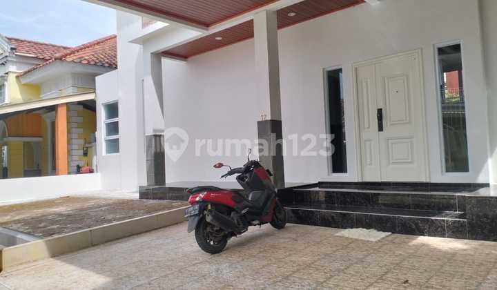 Rumah 2 Lantai Siap Huni SHM Dekat dengan Pintu Tol di Cluster Taman Yunani Sentul City Bogor 2