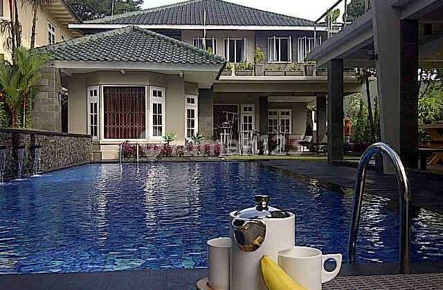 Rumah Mewah Siap Huni Dengan Private Pool Di Cluster Bukit Golf Hijau Sentul City Bogor 1