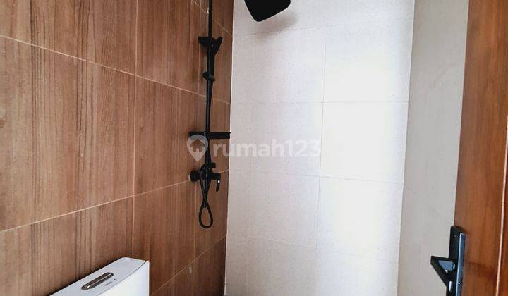 Rumah 2 Lantai Hook Dengan Private Pool Siap Huni Shgb, Di Cluster Taman Victoria, Sentul City Bogor 2